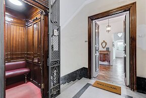 Elegant 3-Bedroom Apt in Piazza Mazzini