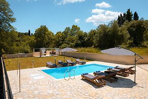 Elite Villa Dio in Ano Korakiana