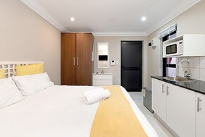 Modern En-suite Room Rooftop Terrace Central