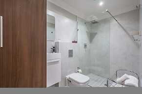 Modern En-suite Room Rooftop Terrace Central