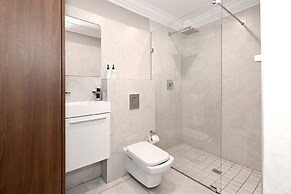 Modern En-suite Room Rooftop Terrace Central