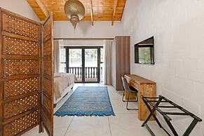 Marrakesh Themed Studio With Huge Rooftop Terrace