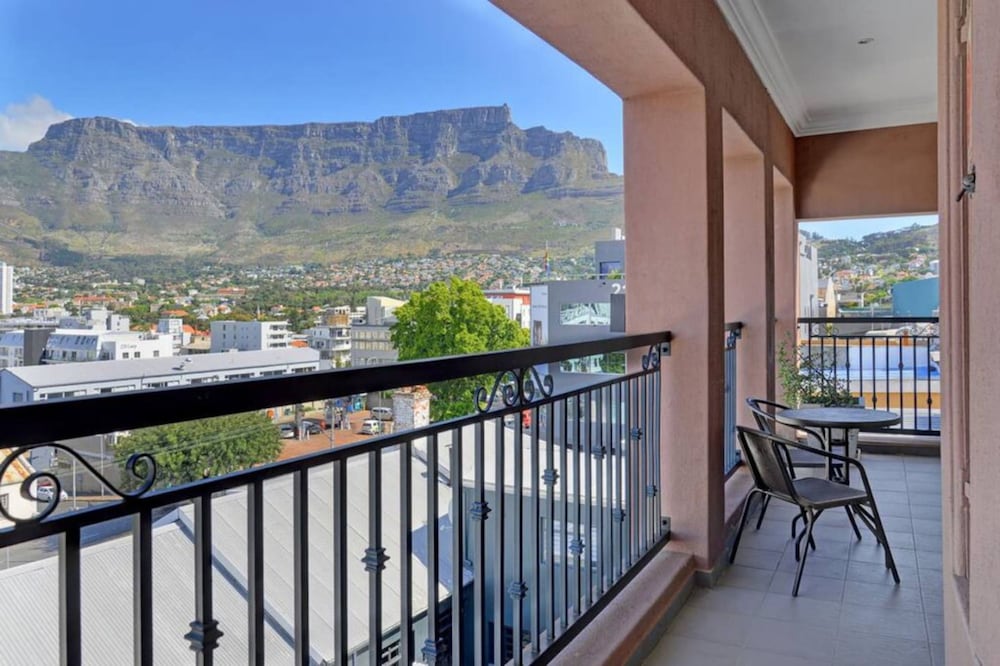 Penthouse Apt Historic Charm Incredible Views