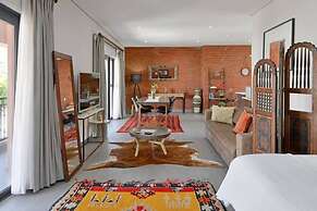 Penthouse Apt Historic Charm Incredible Views