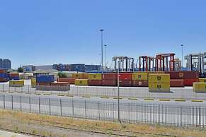 Modern 1-bed V A Waterfront Canal Harbor Views