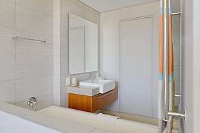 Modern 1-bed V A Waterfront Canal Harbor Views