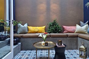 Bo-kaap Elegance Historic Luxury Mountain Views