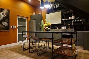 Bo-kaap Elegance Historic Luxury Mountain Views