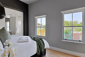 Bo-kaap Elegance Historic Luxury Mountain Views