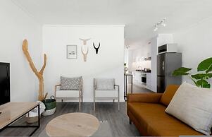 Designer 3 Peaks Apt Stunning Table Mountain Views