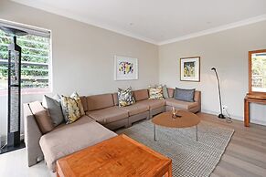Cozy 2-bed Apartment Below Table Mountain