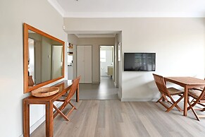 Cozy 2-bed Apartment Below Table Mountain