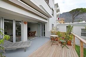 Cozy 2-bed Apartment Below Table Mountain