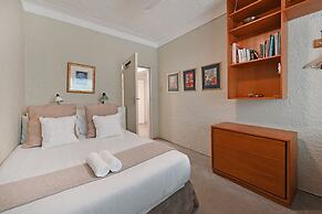 Cozy 2-bed Apartment Below Table Mountain