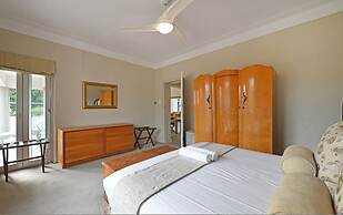 Cozy 2-bed Apartment Below Table Mountain