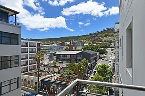 Modern 3-bed Apt Designer Touch Mountain Views