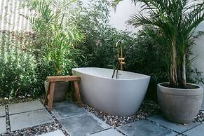 Serene Oasis Nestled Under Table Mountain