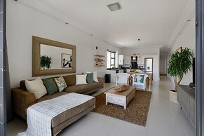 Modern 2-bed Green Point Haven Stylish Central