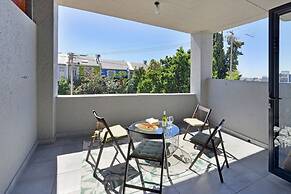 Modern 2-bed Green Point Haven Stylish Central