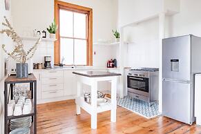Spacious 3-bed Sunlit Comfort Power Backup