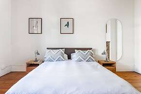 Spacious 3-bed Sunlit Comfort Power Backup