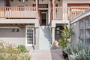Spacious 3-bed Sunlit Comfort Power Backup