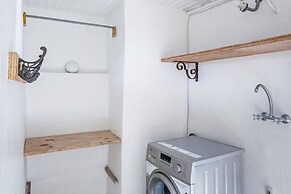 Spacious 3-bed Sunlit Comfort Power Backup