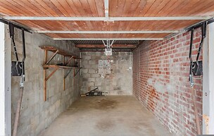 Spacious 3-bed Sunlit Comfort Power Backup