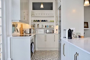Spacious 3 Bedroom Home Green Point