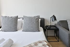 Modern Apt Co-working East City