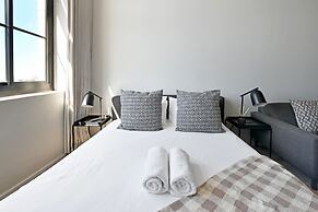 Modern Apt Co-working East City