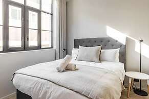 Modern Apt Co-working East City
