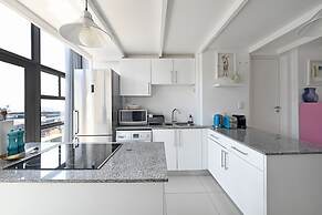 Two Bed Table Mountain Views Central