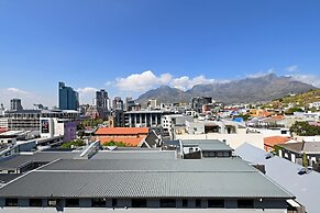 Two Bed Table Mountain Views Central