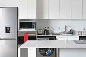 Two Bedroom Green Point Rooftop Pool BBQ