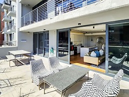 Two Bedroom Green Point Rooftop Pool BBQ