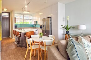 Two Bed Green Point Ocean View