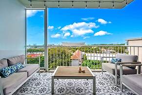 Two Bed Green Point Ocean View
