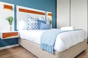 Two Bed Green Point Ocean View