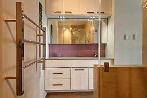 Two Bed Green Point Ocean View