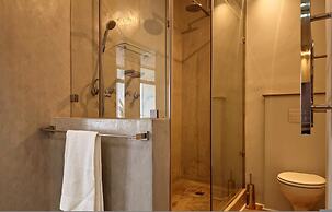 Two Bed Green Point Ocean View