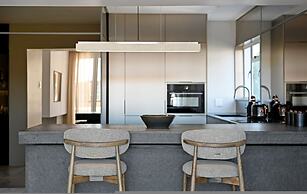 Elegant One Bed Sea Point Mountain Views