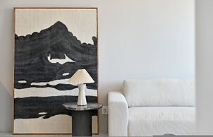 Elegant One Bed Sea Point Mountain Views