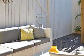 Charming Sea Point 1 Bed With Leafy Patio