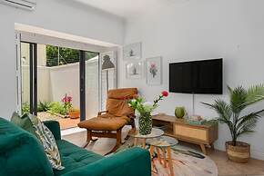 Stylish Sea Point Studio in Secure Complex Patio
