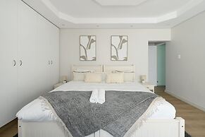 Spacious 3 Bed Apartment Sea Point Ocean Views