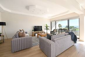 Spacious 3 Bed Apartment Sea Point Ocean Views