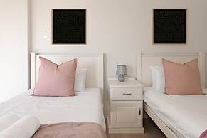 Spacious 3 Bed Apartment Sea Point Ocean Views