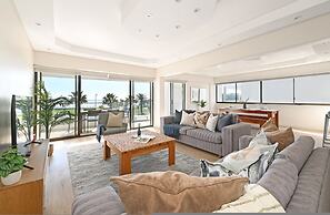 Spacious 3 Bed Apartment Sea Point Ocean Views