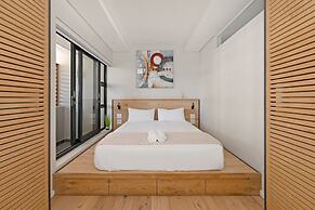 One Bedroom Green Point Spacious